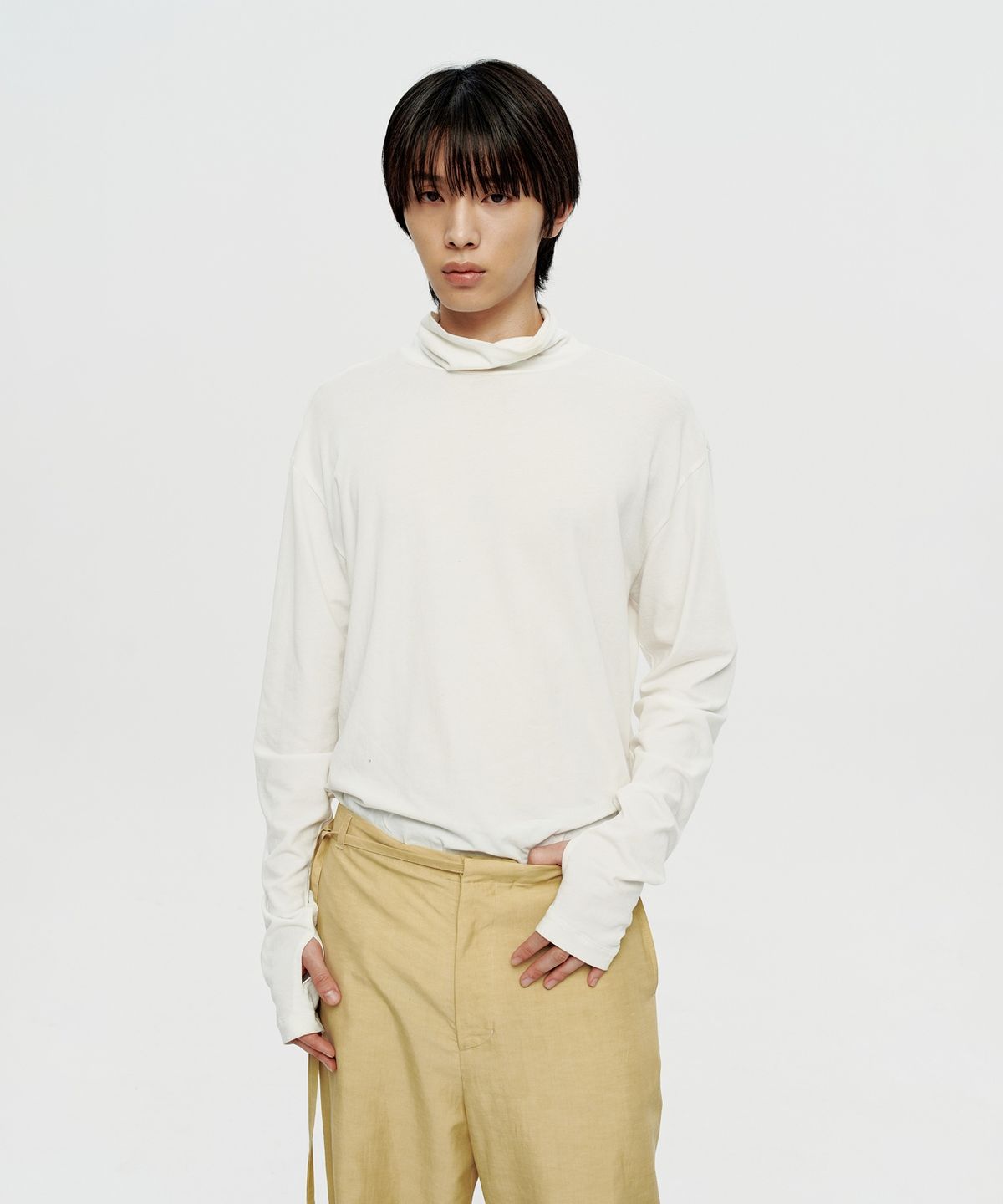 유스(YOUTH) Finger Hole L/S T-shirt - White