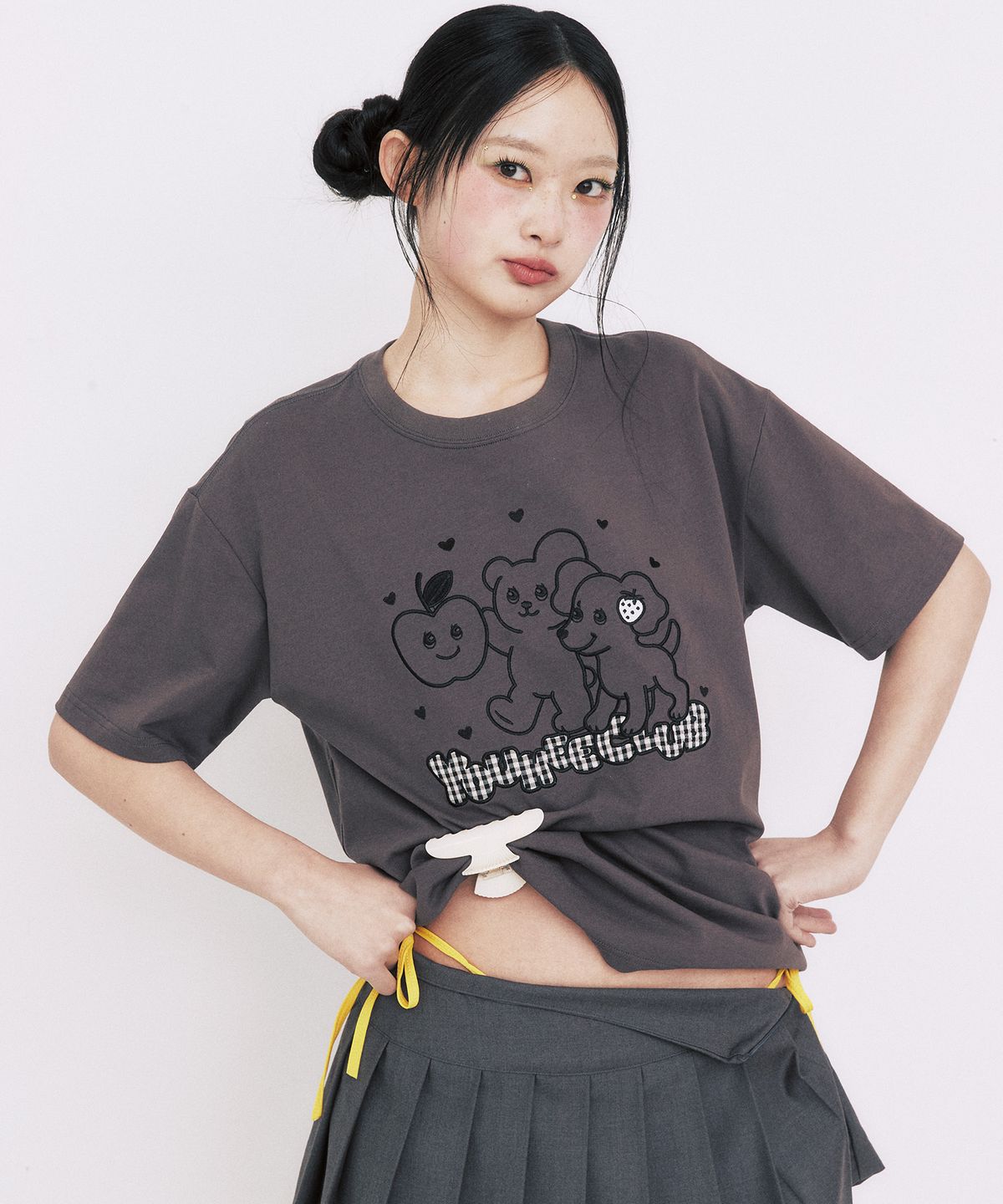 유희(YOUHEE) YOUHEE CLUB GRAPHIC T-SHIRTS_CHARCOAL