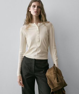 버튼 디테일 코튼 티셔츠