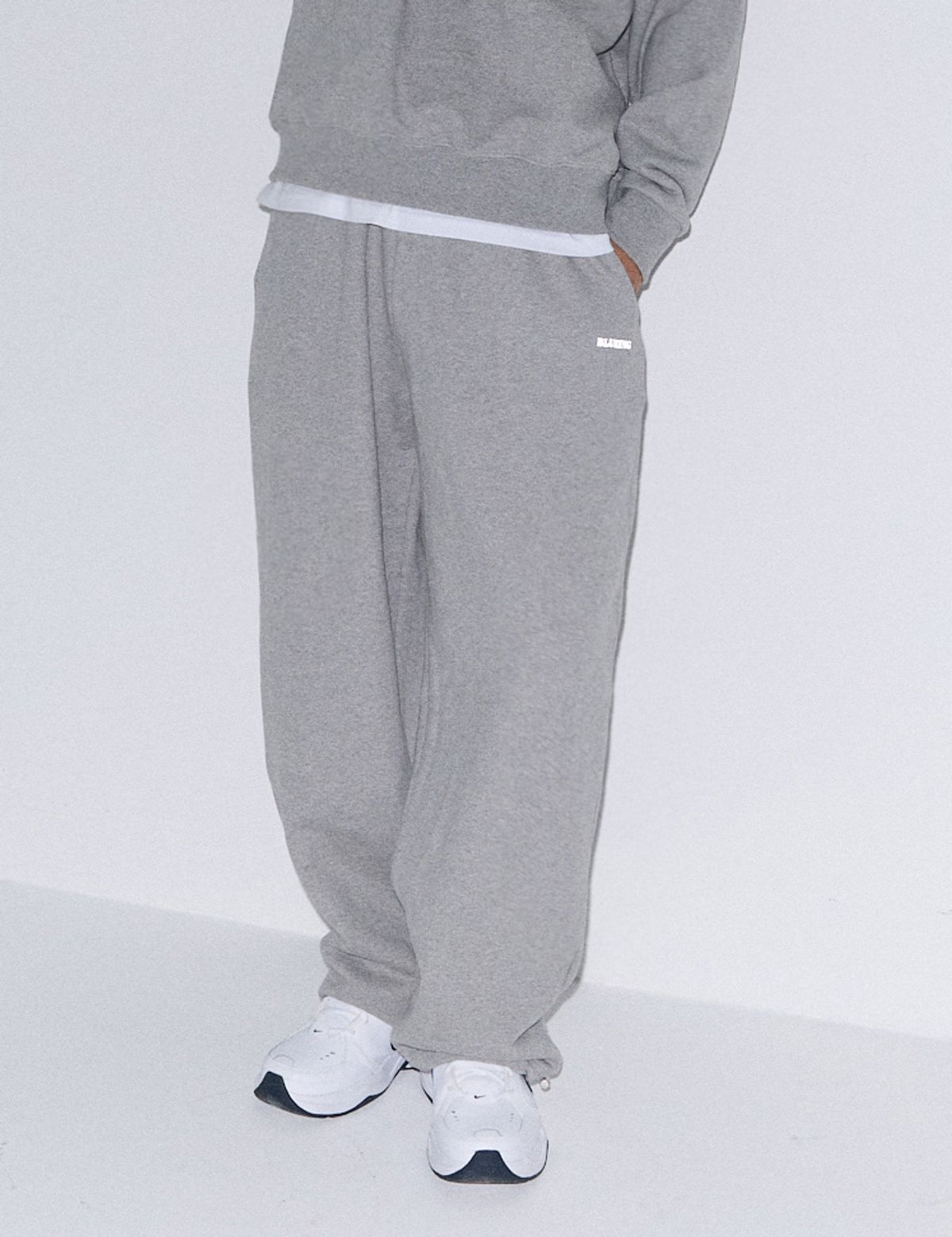블루잉(BLUEING) SCOTCH SOLID LOGO SWEATPANTS