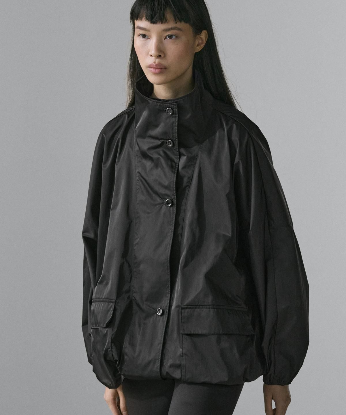 마시모두띠(MASSIMO DUTTI) 포켓 디테일 봄버 자켓