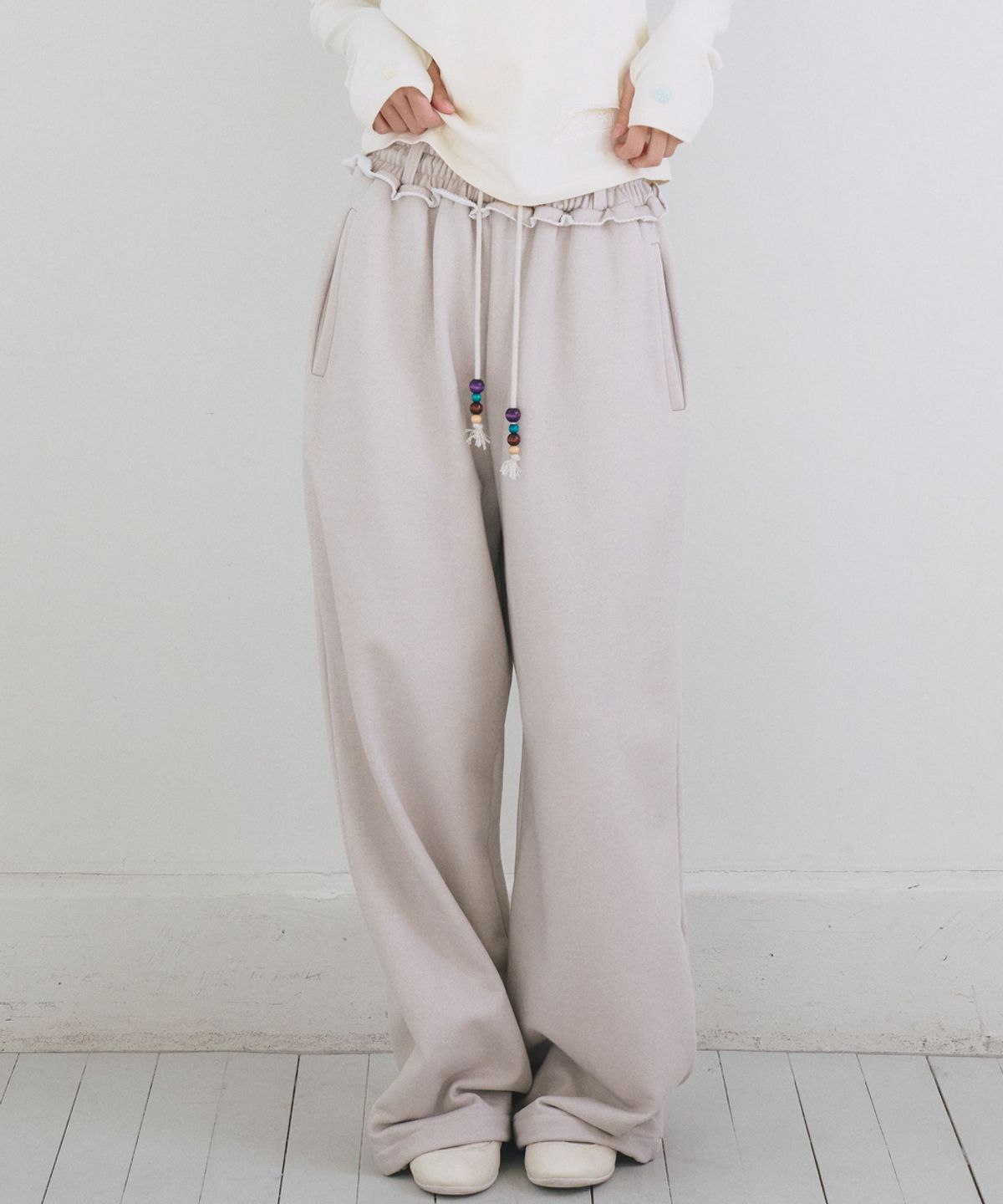오피쉬(OAFISH) Bell Strap Sweat Pants, Sand Beige