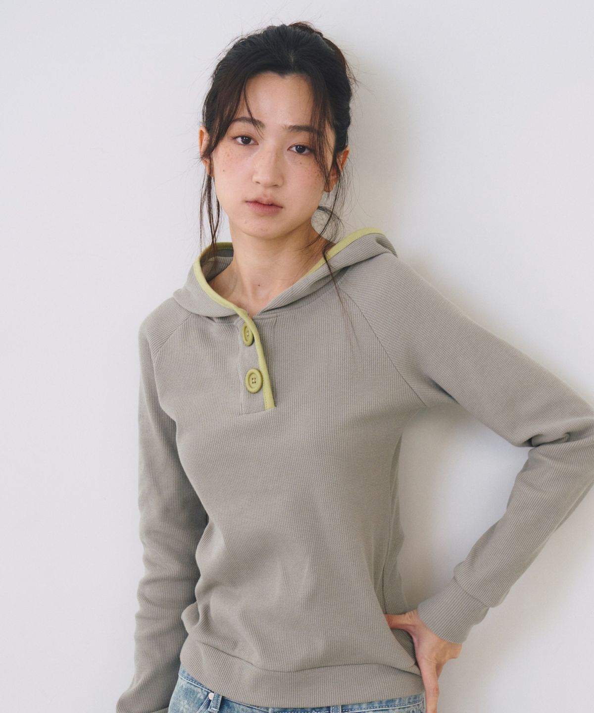 오피쉬(OAFISH) Jumbo Button Waffle Hoodie, Green