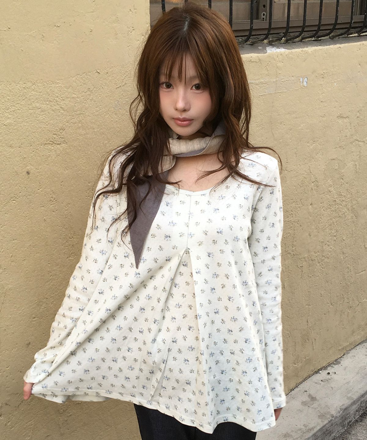 오피쉬(OAFISH) Floral Tuck Longsleeve, Cream
