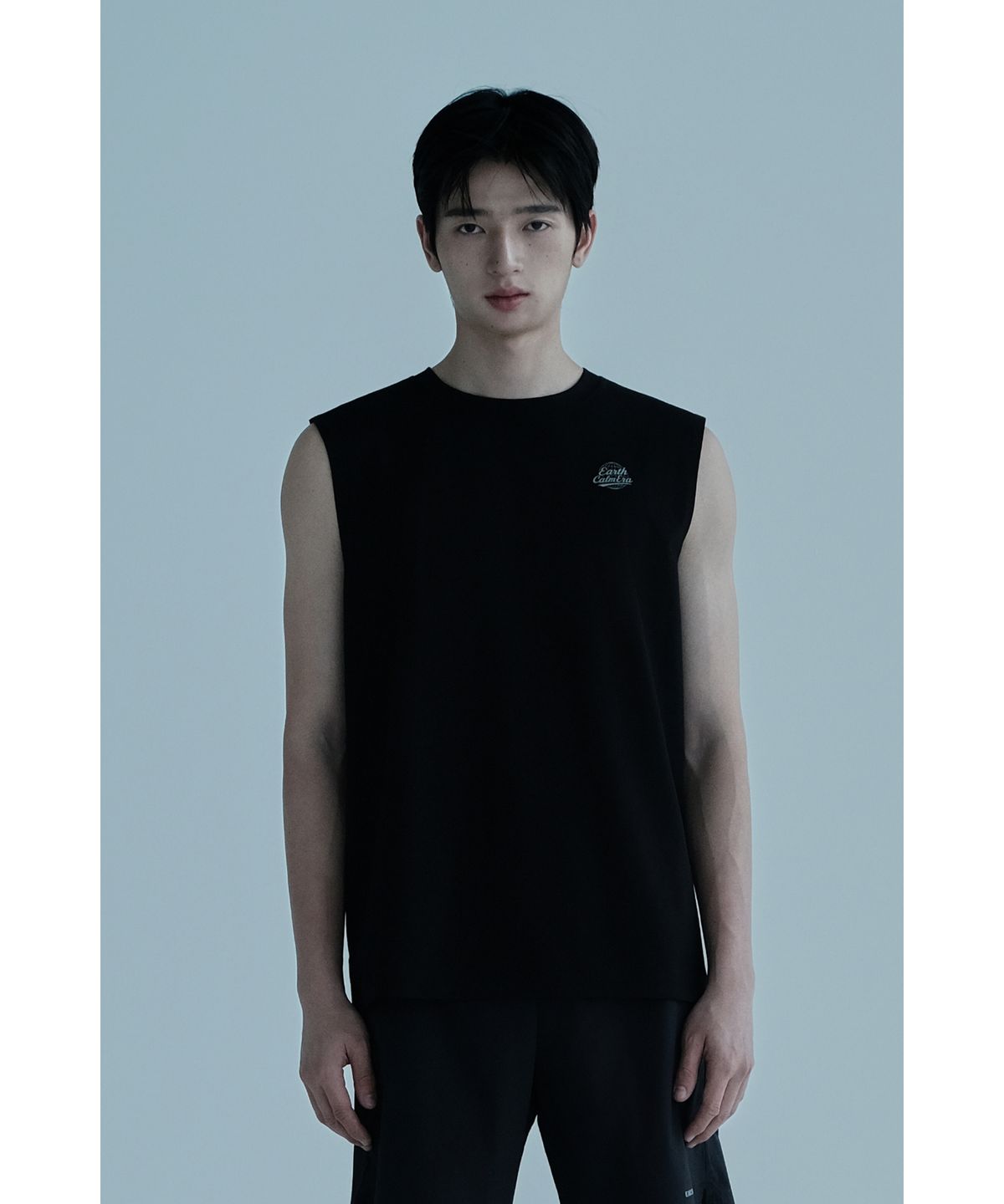 얼스캄에라(EARTH CALM ERA) 소프트 에센셜 슬리브리스_블랙