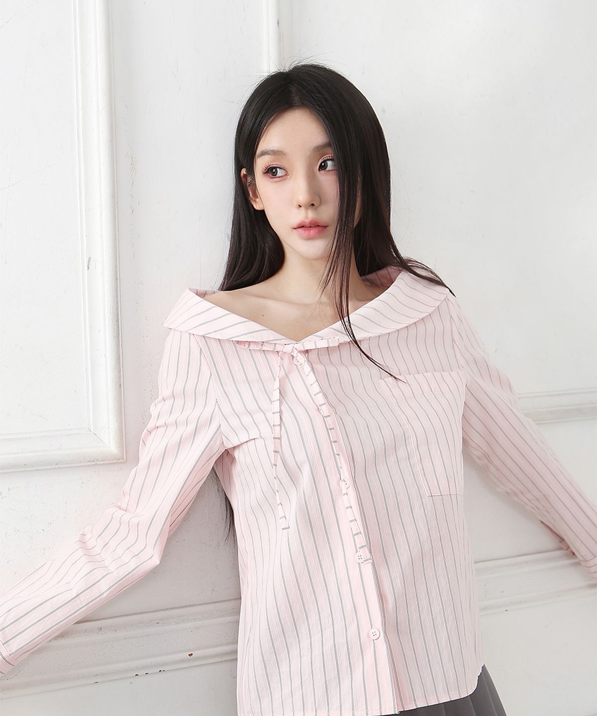 까트린(CATTLINE) 스트라이프 오프숄더 블라우스 핑크