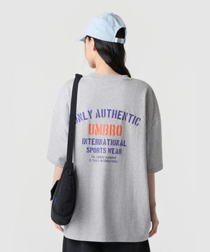 맥스핏 레터링 그래픽 티셔츠 그레이 UR121CRS32