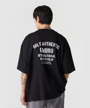 맥스핏 레터링 그래픽 티셔츠 블랙 UR121CRS32