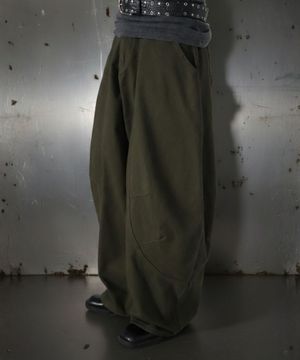 벌룬 커브 절개 와이드팬츠 카키