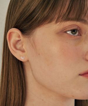 [실버925] 미니멀 하트 이어링 / STJ-EA1769WG