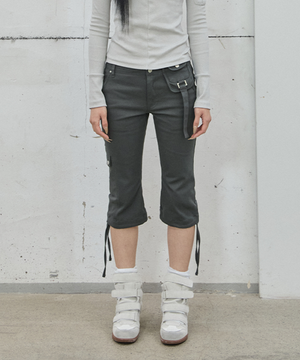 Waist Pocket Capri Pants / Charcoal