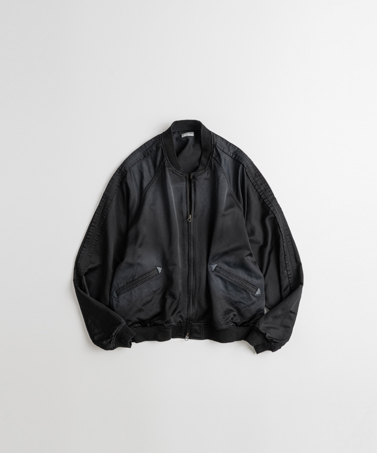 비헤비어(BEHEAVYER) WASHED WOOL SOUVENIR JACKET black