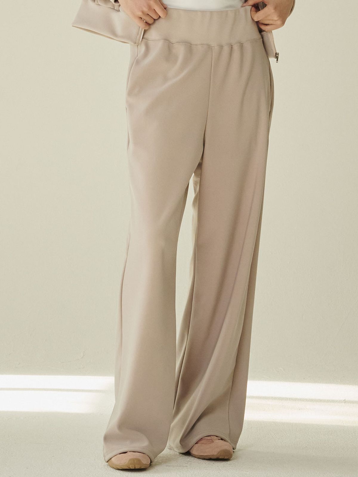 누브(NOUVE) 스트레치 져지 팬츠 - 베이지/ Stretch Jersey Pants - Beige