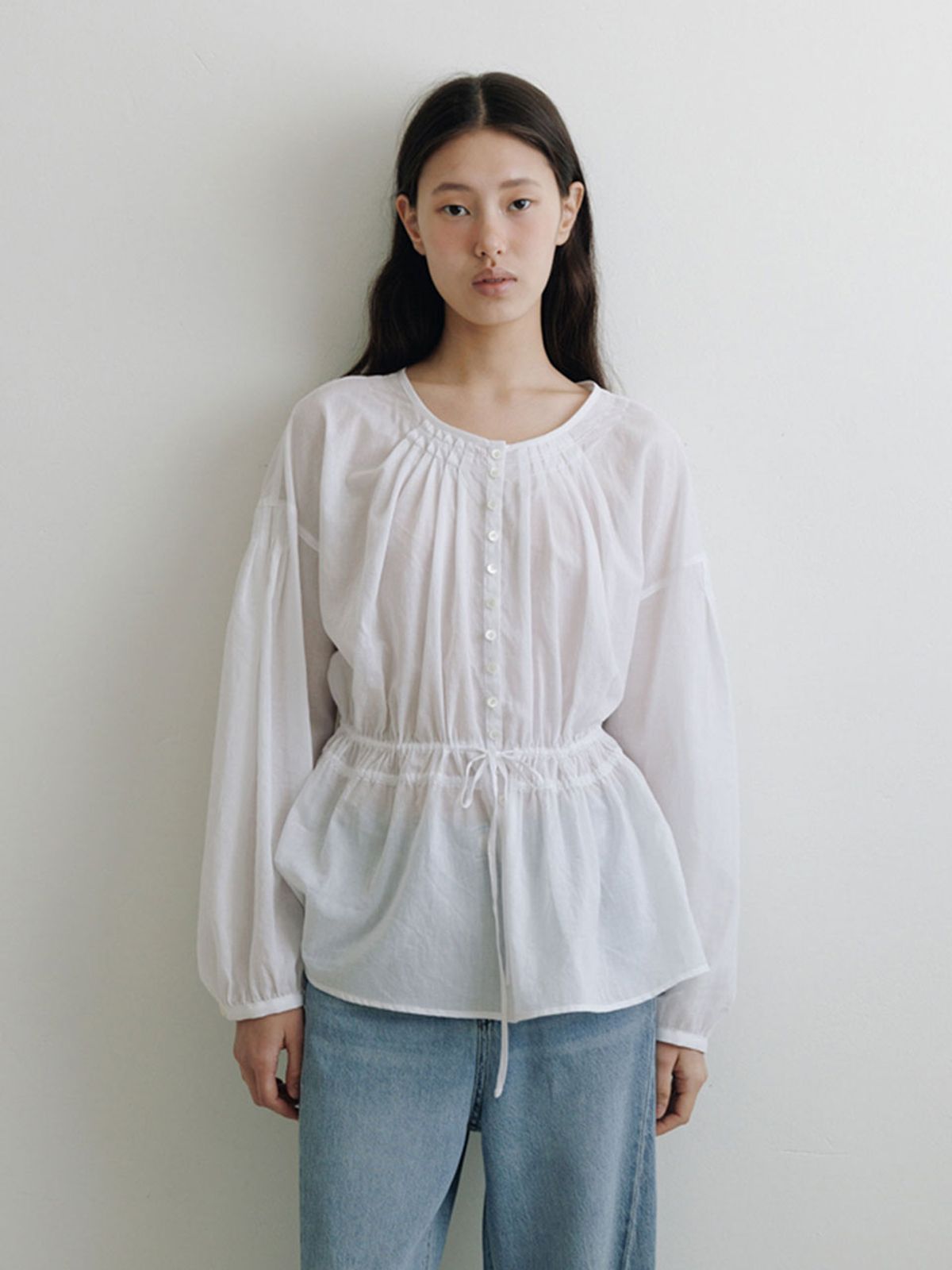 더라이(THERYE) Tuck Shirring Blouse(White)