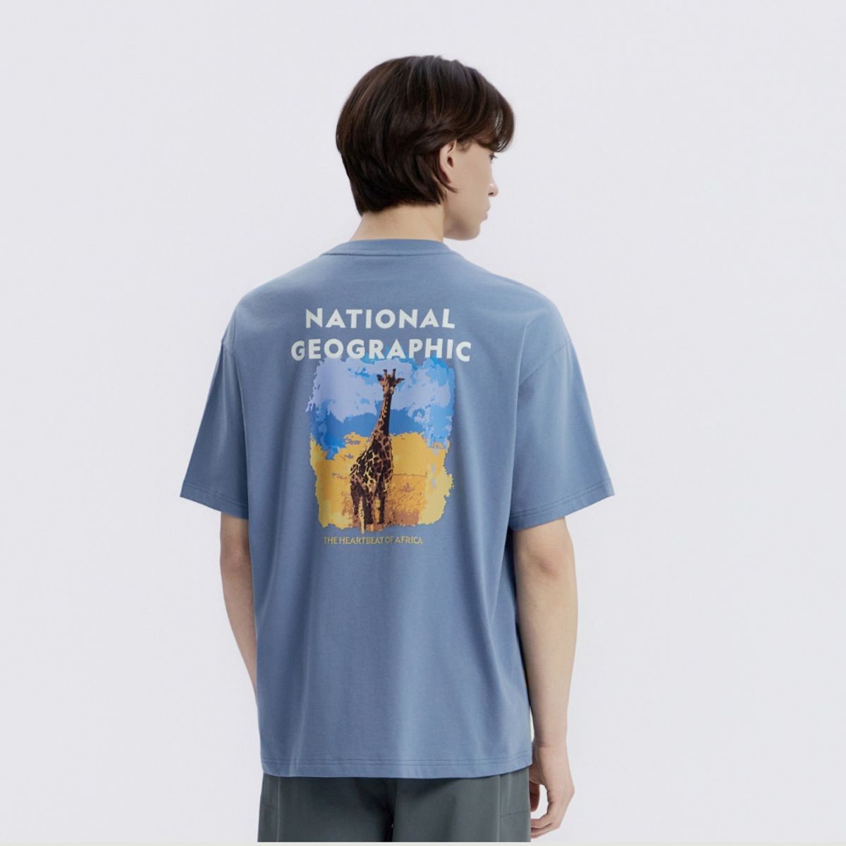 내셔널지오그래픽(NATIONALGEOGRAPHIC) N262UTS962 라텔 리젠 동물 빅그래픽 세미오버핏 반팔 티셔츠 MIDDLE BLUE