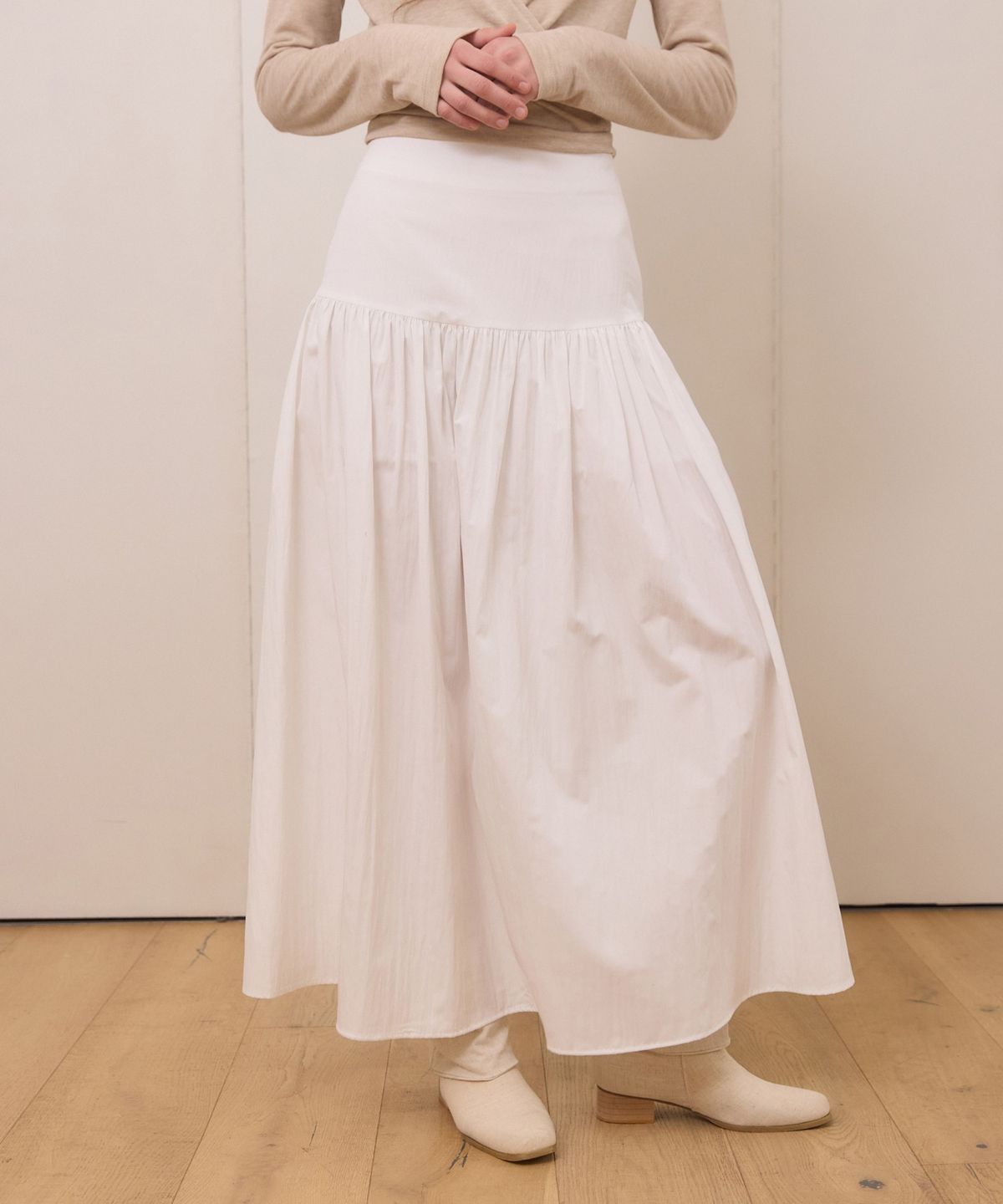 어다울(ADAUL) Drop waist shirring long skirt - white
