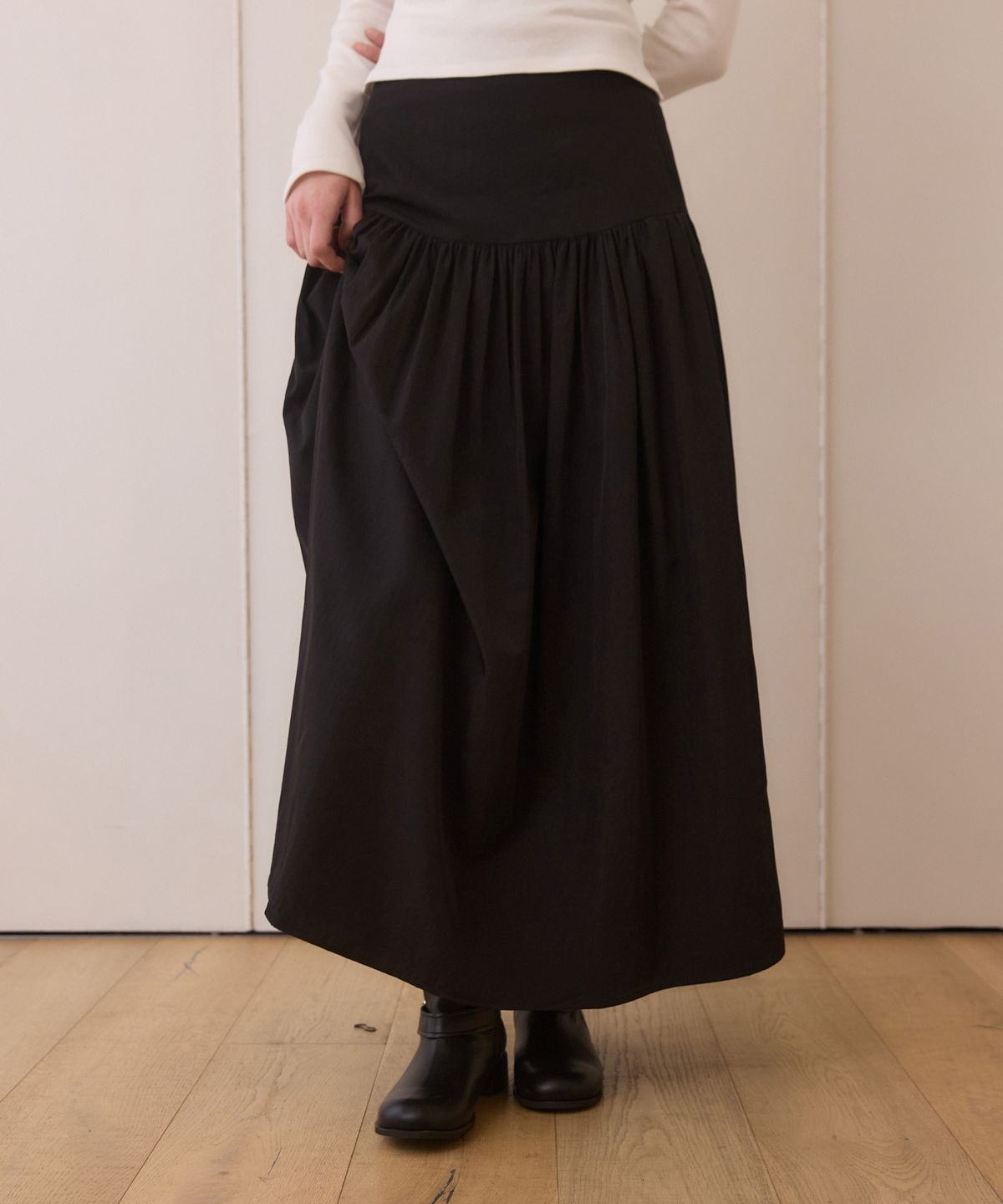 어다울(ADAUL) Drop waist shirring long skirt - black