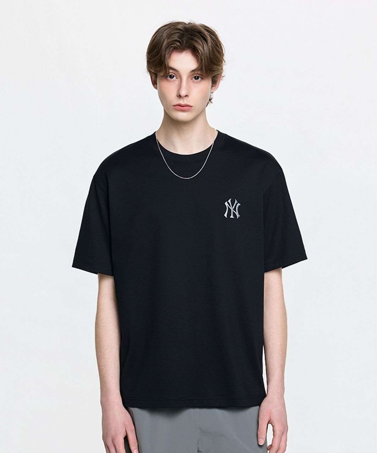 엠엘비(MLB) 빈티지 데님라이크 모노티브 오버핏 반팔 티셔츠 NY (Black)