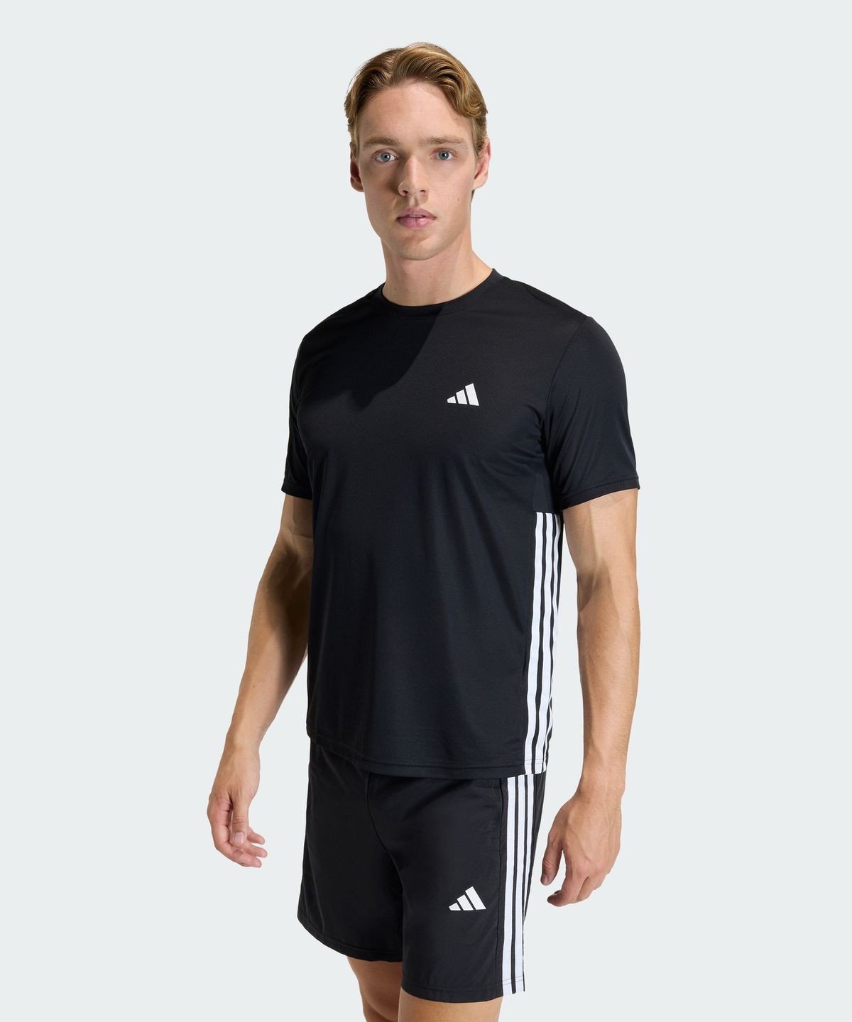 아디다스(ADIDAS) 워크아웃 에센셜 베이스 3-스트라이프 티셔츠 KA3452