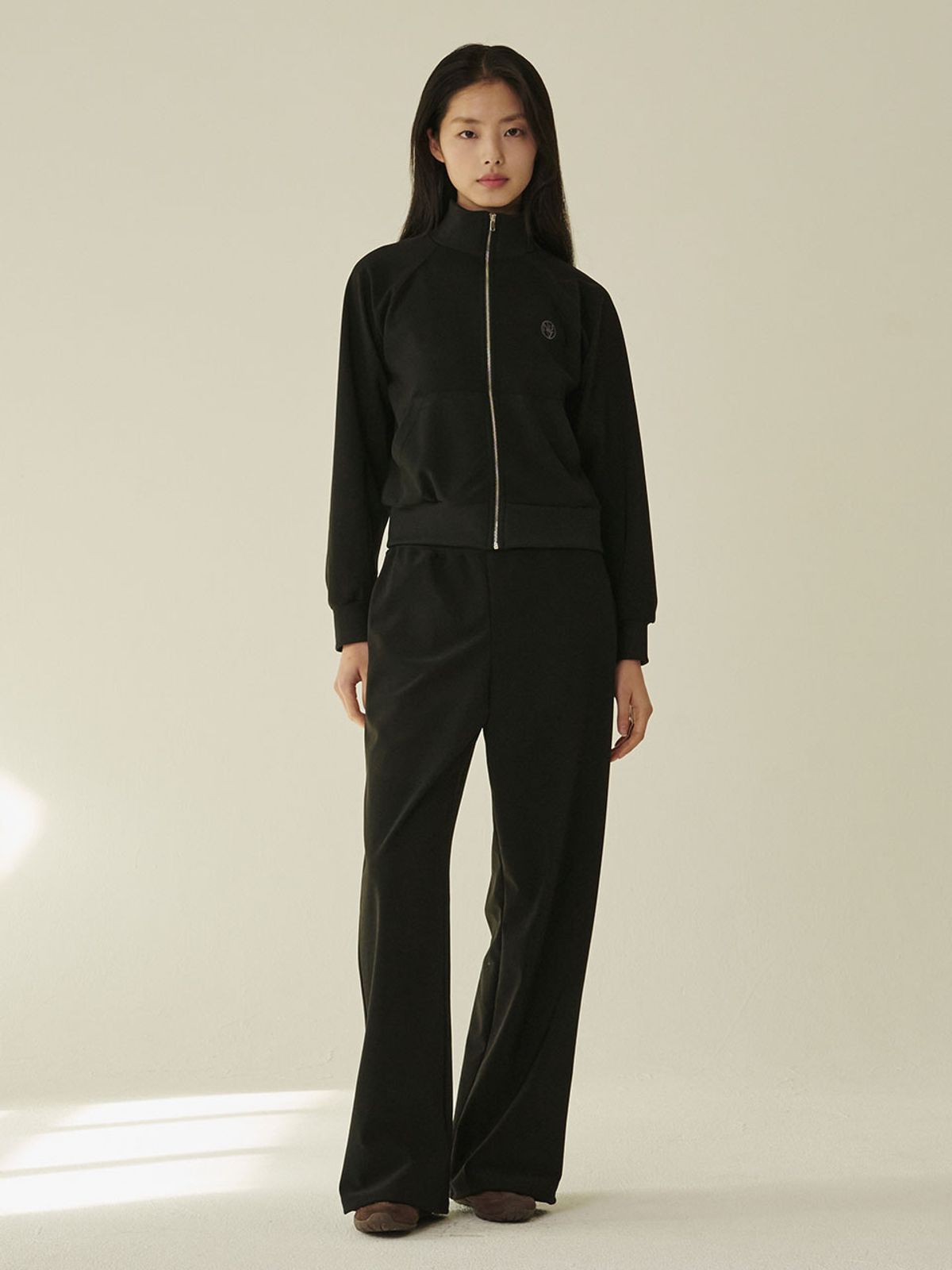 누브(NOUVE) 스트레치 져지 집업 셋업 - 블랙/ Stretch Jersey Zip‑Up Set - Black