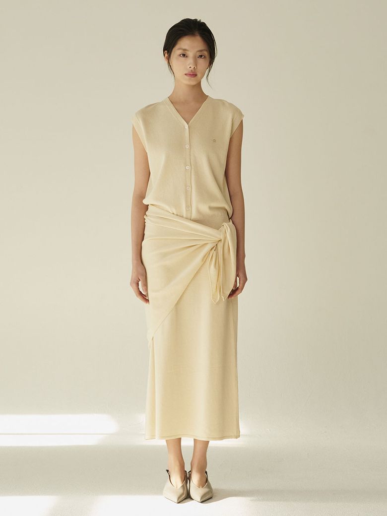 [세트] 린넨 슬리브리스 가디건 + 스커트 + 숄 - 라이트 베이지/ [Set] Linen Sleeveless Cardigan + Skirt + Shawl - L.Beige