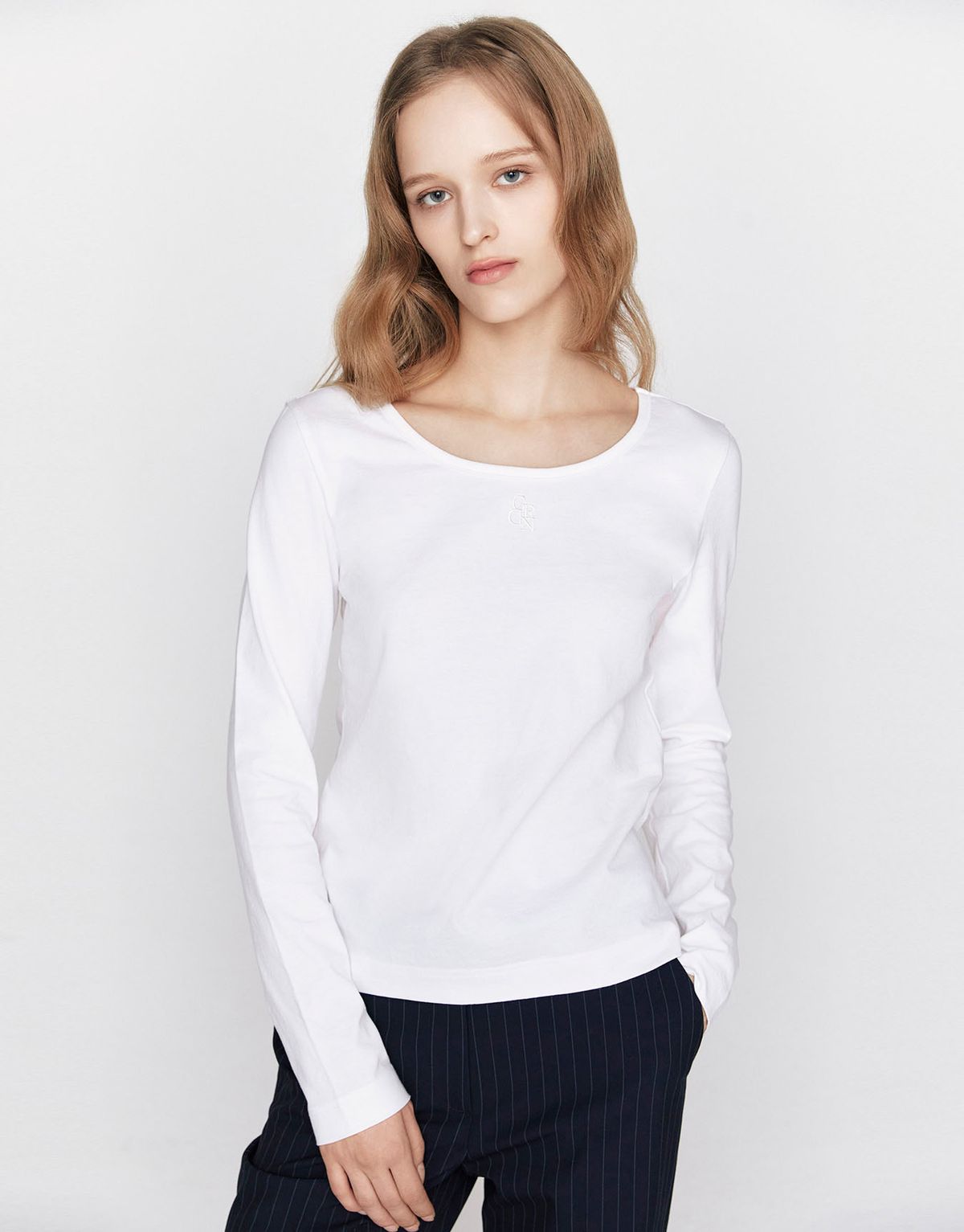 지오다노(GIORDANO) 스쿱넥 슬림핏 긴팔 티셔츠 326503 [3color]