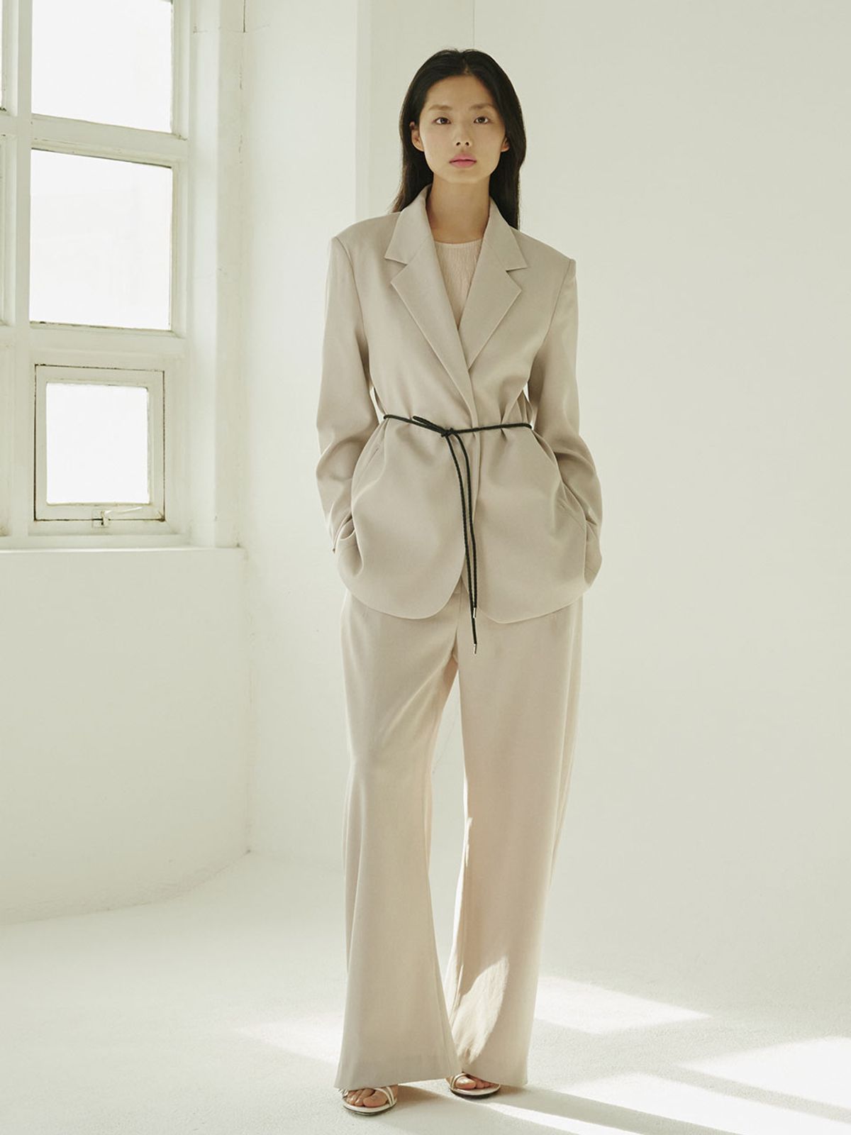 누브(NOUVE) 테일러드 오버핏 자켓 셋업 - 애쉬 베이지/ Tailored Over Fit Jacket Set - A.Beige