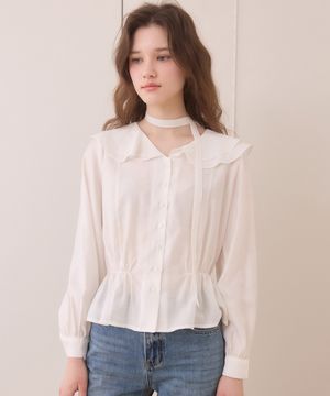 Duffle shirring ruffle tie blouse - white