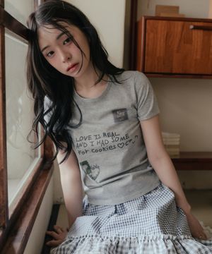Love is real 그래픽 숏슬리브_메란지그레이