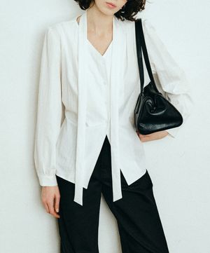 셔링 타이 블라우스_아이보리