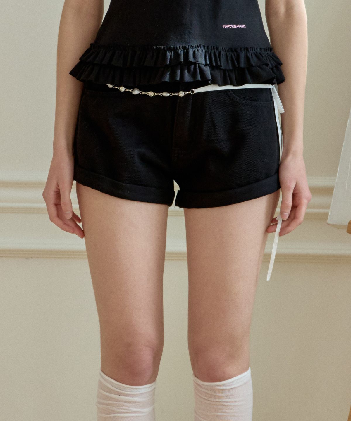 핑크파인애플(PINK PINEAPPLE) BLOOM DENIM SHORTS_BLACK