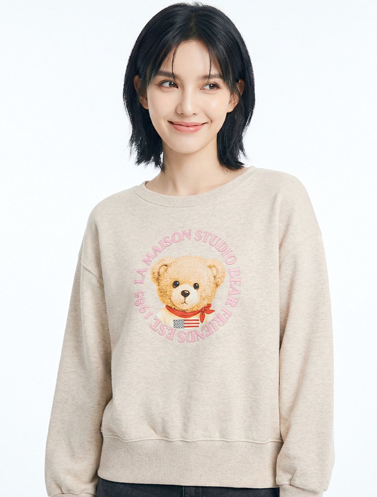 라 메종 스튜디오(LA MAISON STUDIO) BEAR FRIENDS OFF-SHOULDER SWEATSHIRTS OATMEAL(FCG1TS732W)