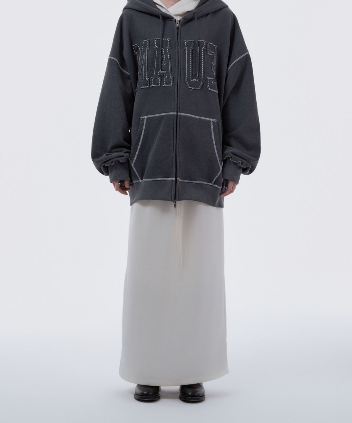 마우솔레움(MAU SOLEUM) Satin Slim Line Long Skirt - Cream