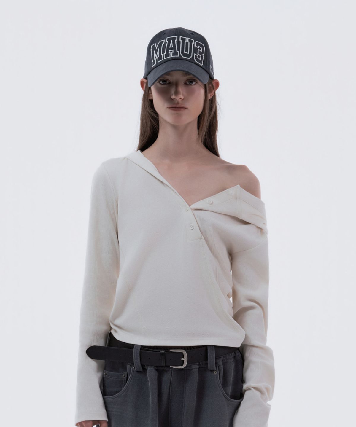 마우솔레움(MAU SOLEUM) Half Open Hooded Top - Cream