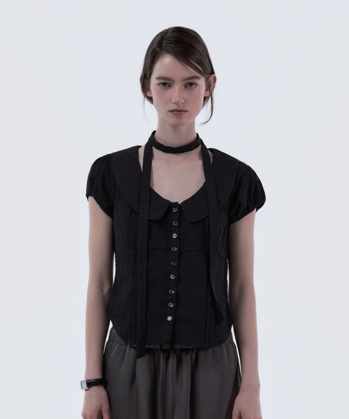 마우솔레움(MAU SOLEUM) Rosie Lace Trimmed Tie Blouse - Black