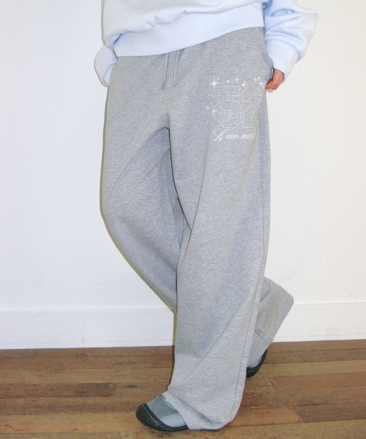 아메스 월드와이드(AMES-WORLDWIDE) 52 HOTFIX SWEAT PANTS GREY