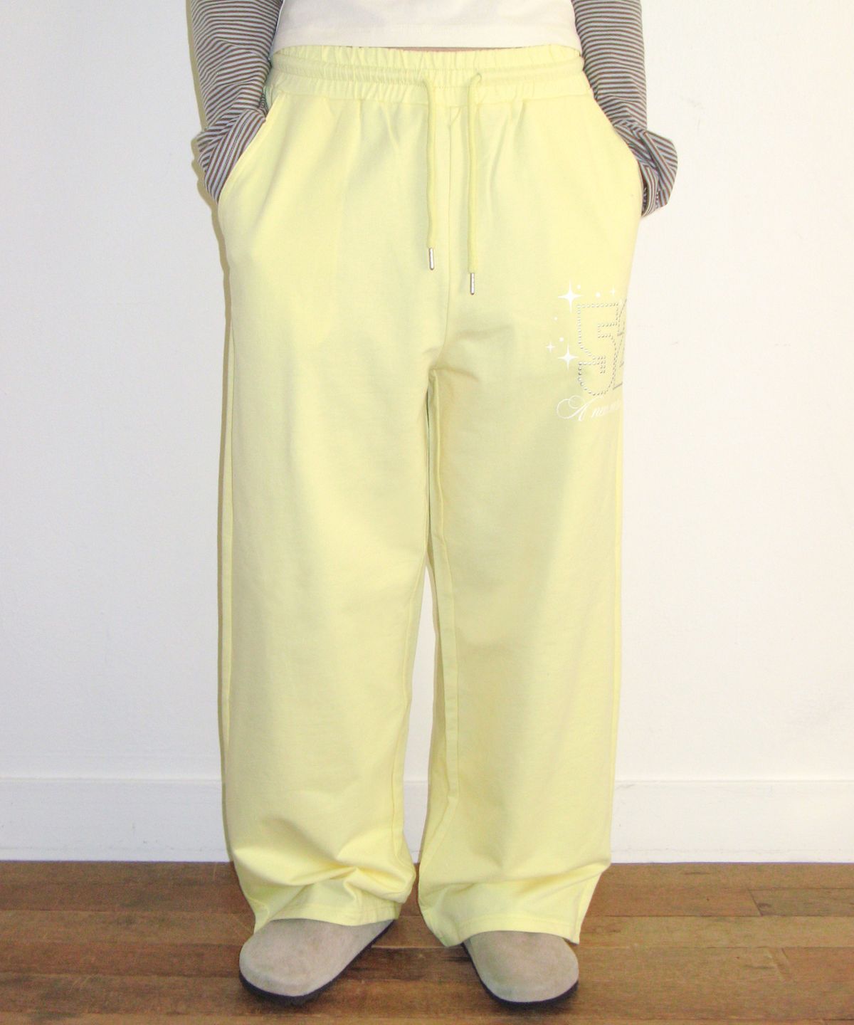 아메스 월드와이드(AMES-WORLDWIDE) 52 HOTFIX SWEAT PANTS YELLOW