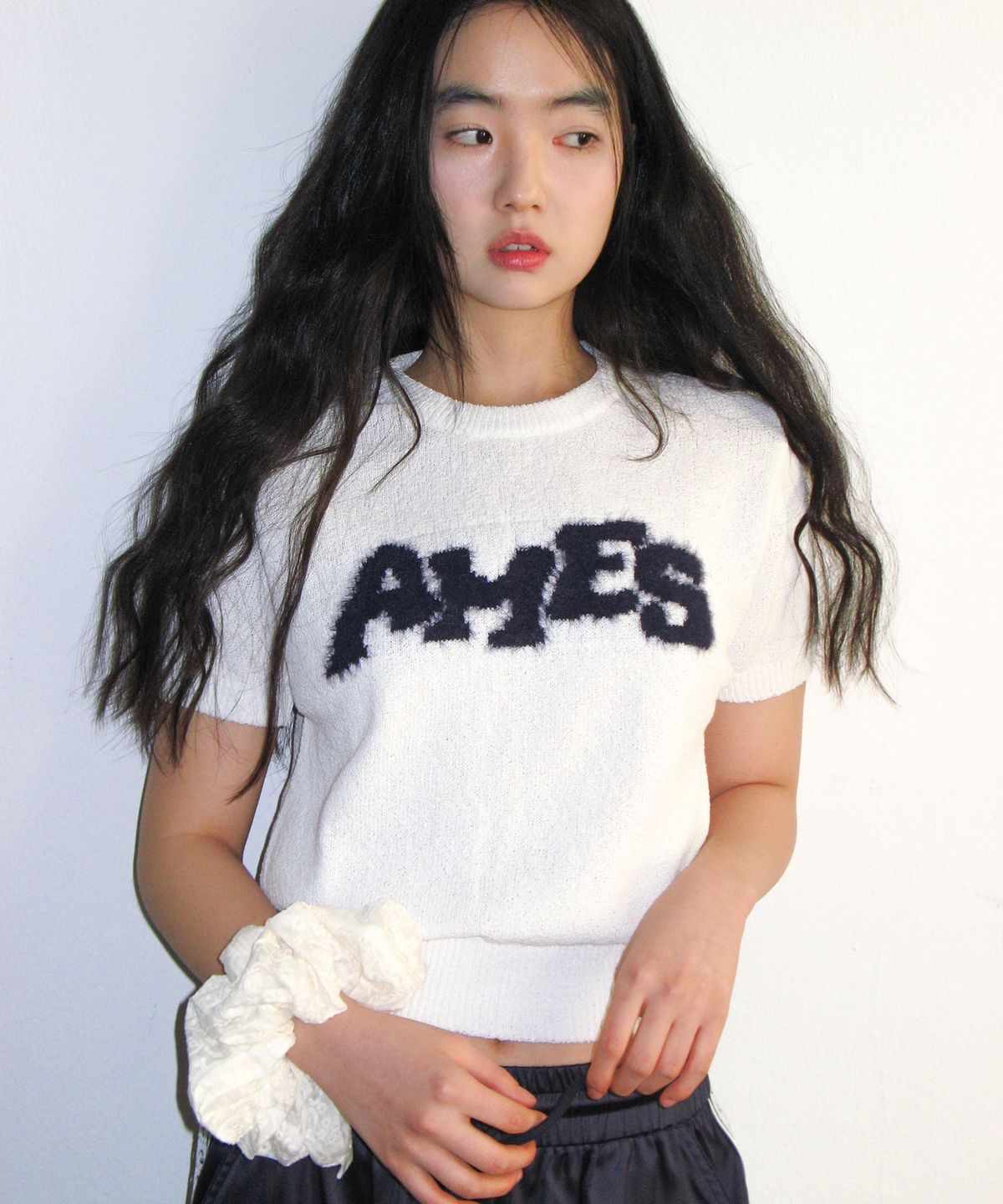 아메스 월드와이드(AMES-WORLDWIDE) HAIRY LOGO SHORT SLEEVE KNIT IVORY