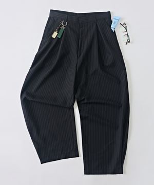 STP 벌룬 핀턱 슬랙스 (블랙)