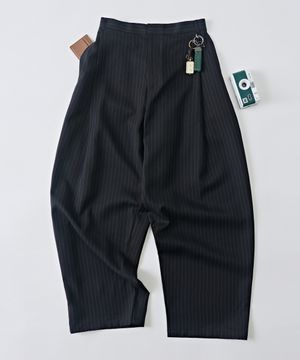 스트라이프 뒷밴딩 와이드 슬랙스 (블랙)