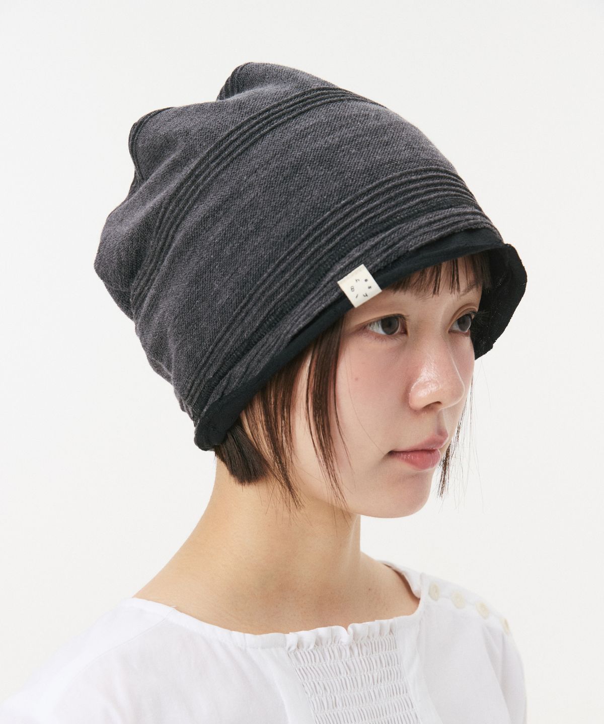 오헤시오(OHESHIO) REVERSIBLE LAYERED BEANIE, CHARCOAL