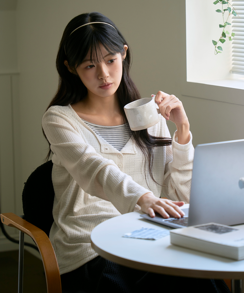 소프트 레이어드 헨리넥 티셔츠 크림