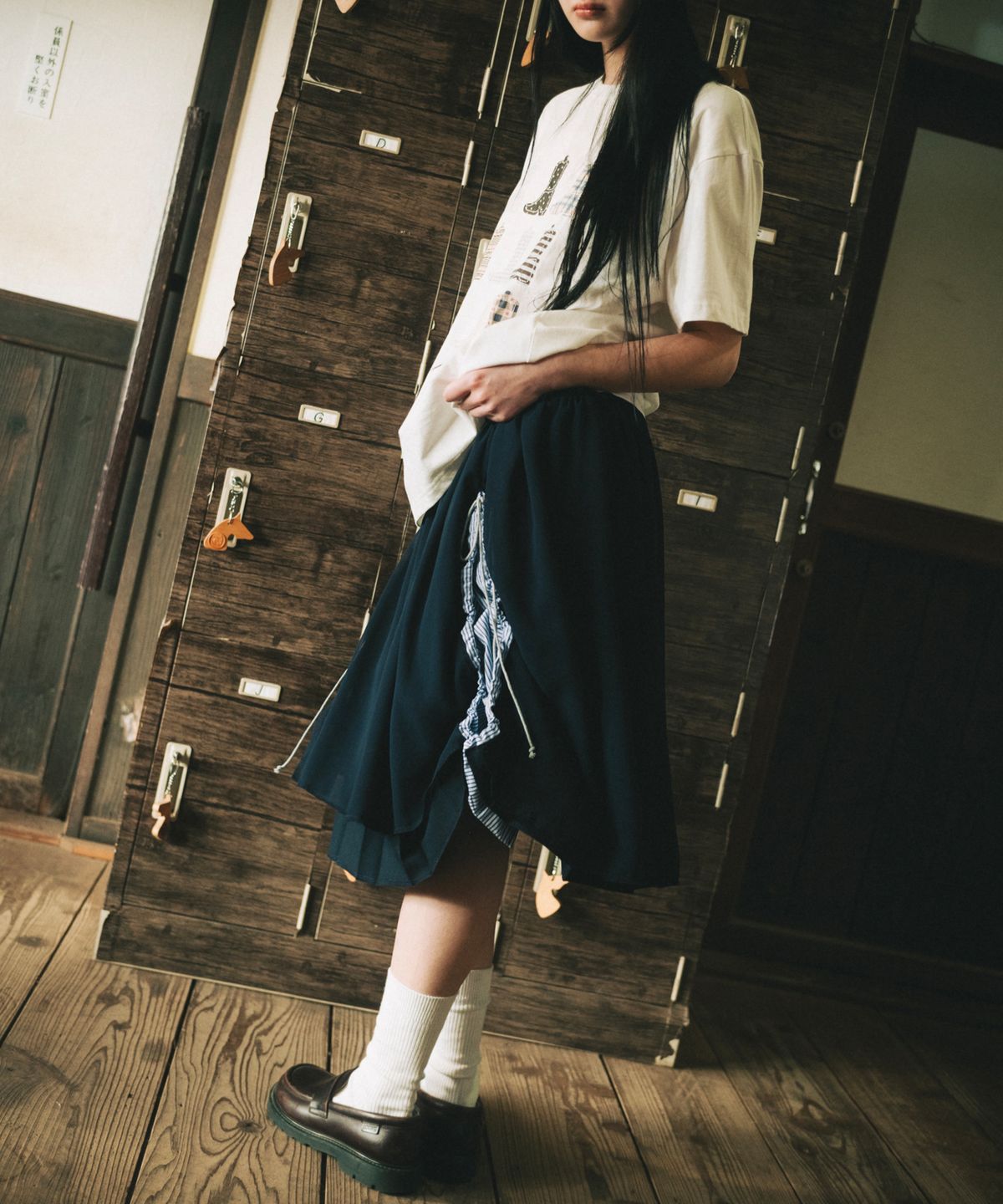 오헤시오(OHESHIO) DRAWSTRING SHIRRING SKIRT, NAVY
