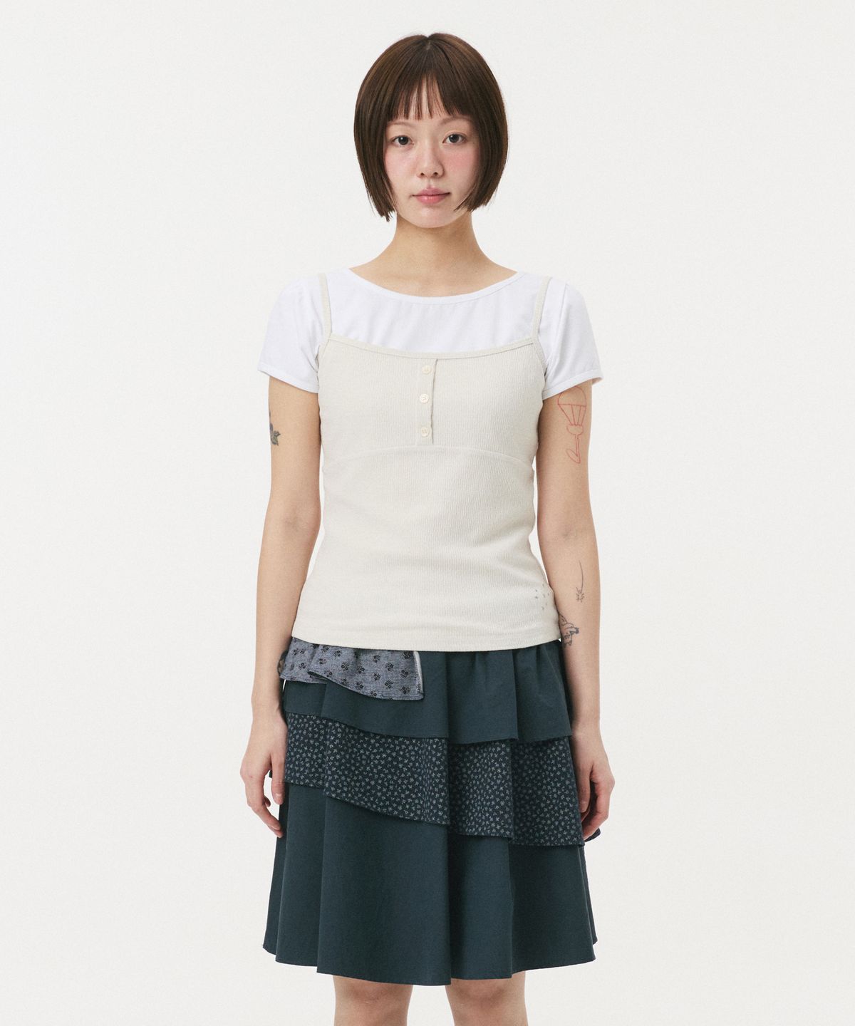 오헤시오(OHESHIO) STITCH BUTTON SLEEVELESS, CREAM