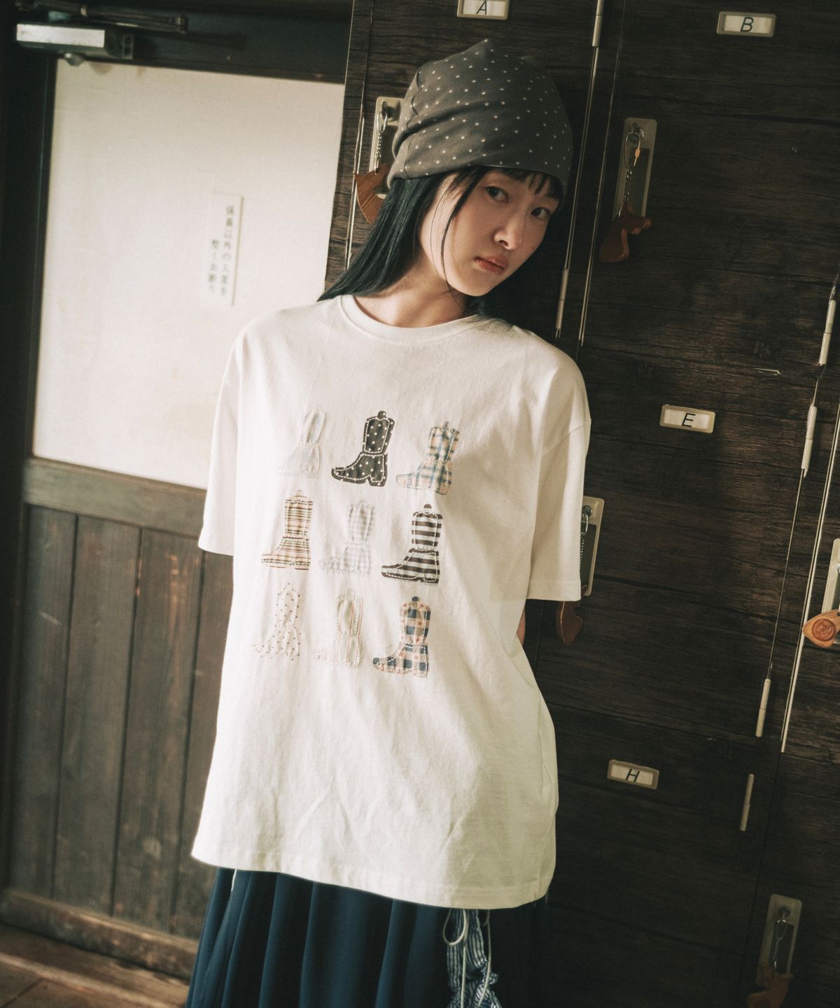 오헤시오(OHESHIO) PONY BOOTS OVERFIT T-SHIRT, WHITE