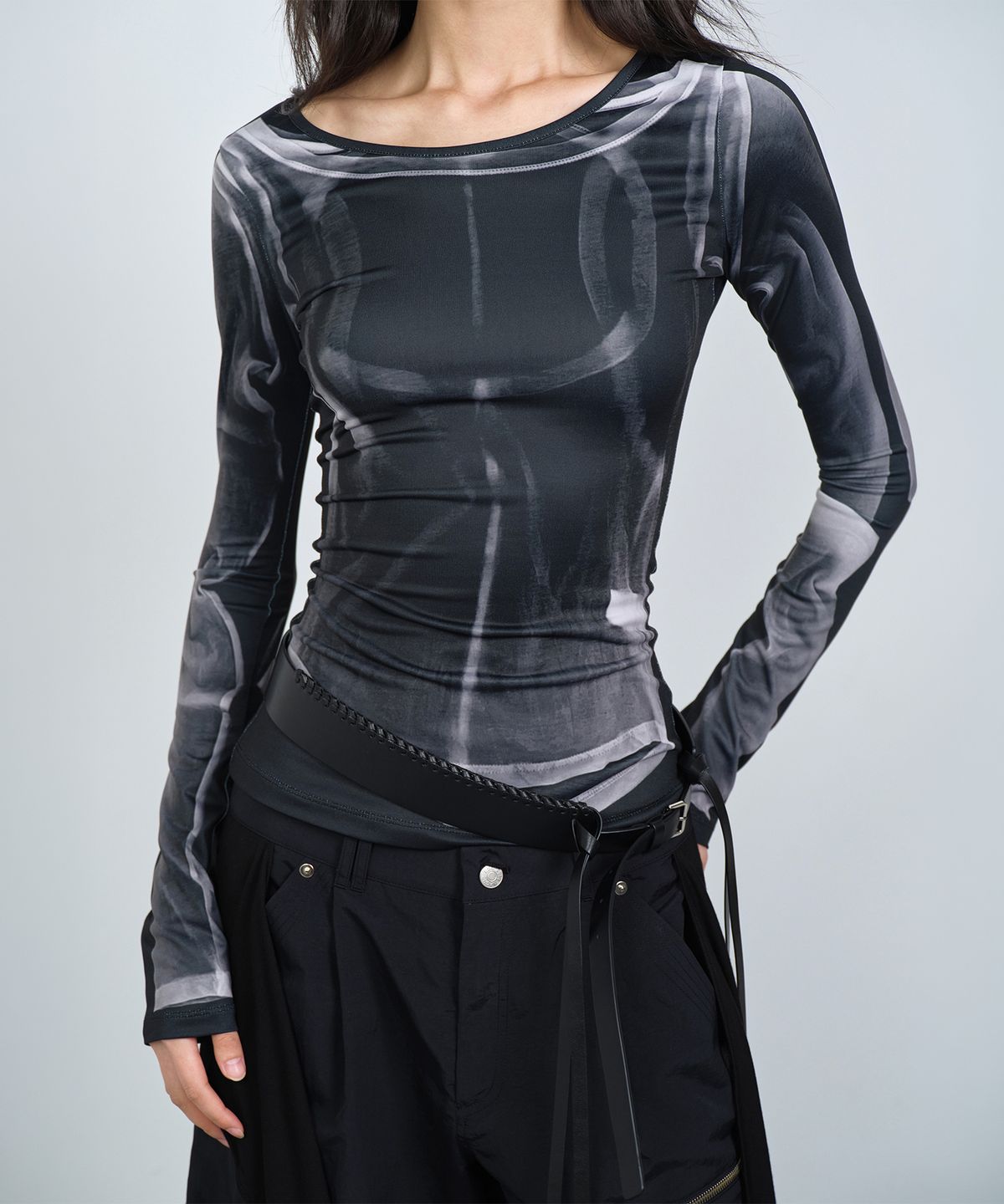 나체(NACHE) X-RAY PRINTED LONG SLEEVE BLACK