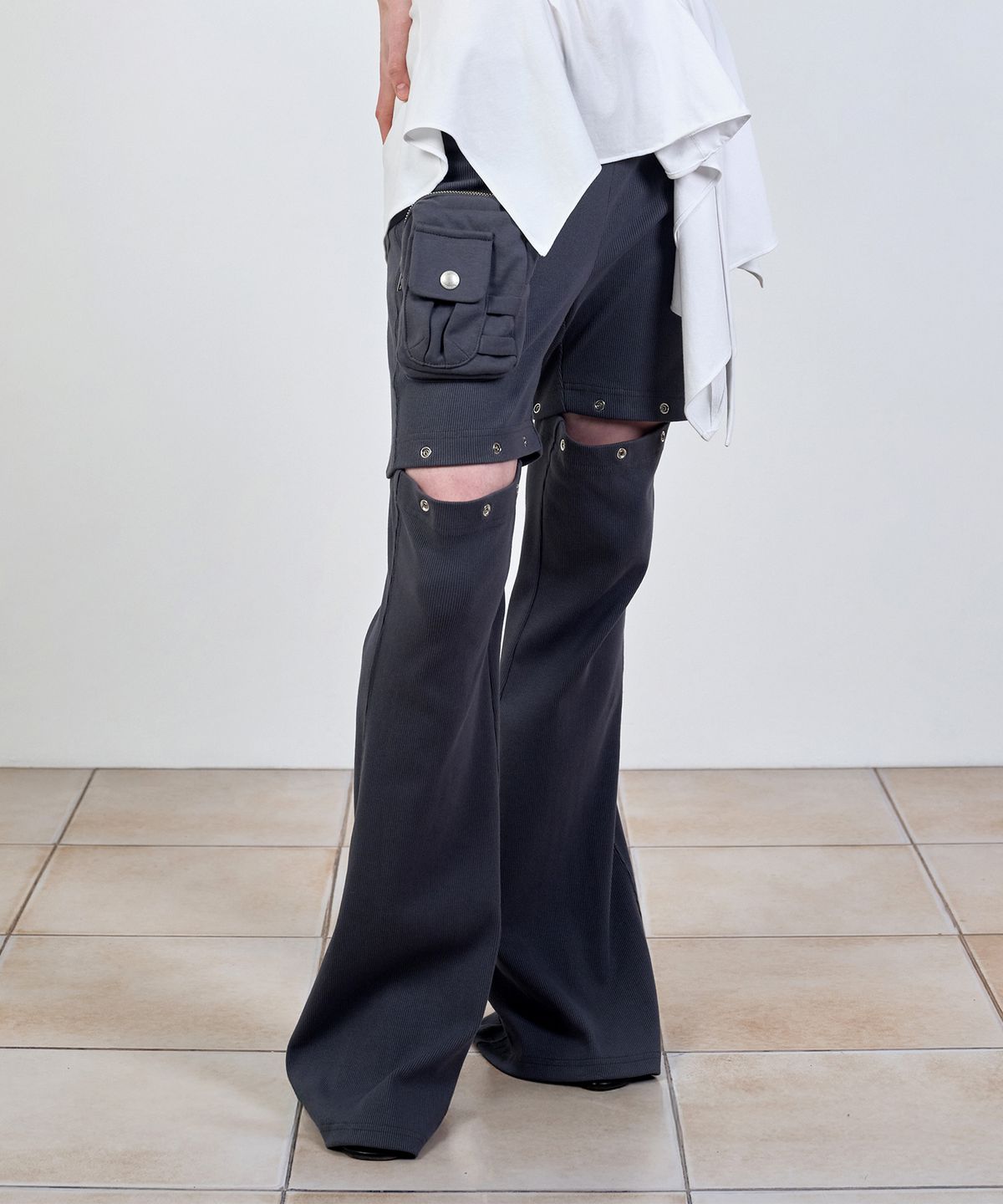 나체(NACHE) DETACHABLE SLIM FIT PANTS CHARCOAL