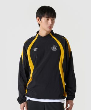 PTR 우븐 워밍업 하이넥 긴팔 피스테 블랙 UR121SWT39