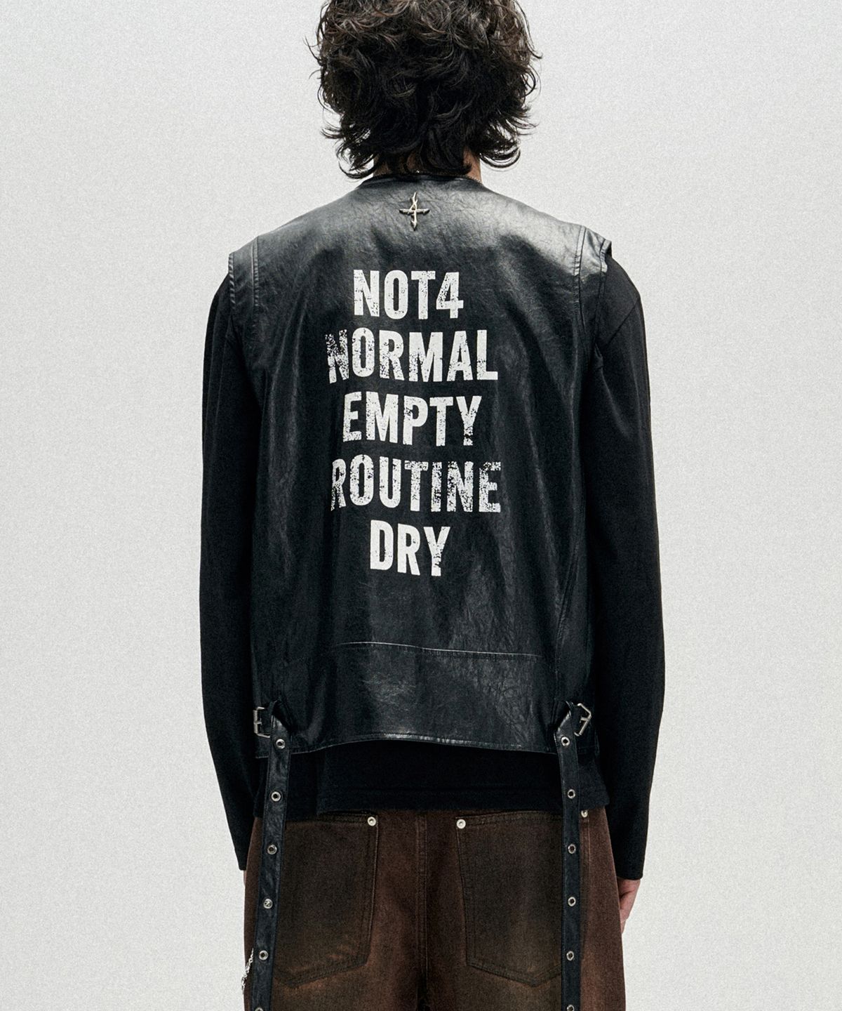 낫포너드(NOT4NERD) Slogan Multi Zipper Rider Vest - Black