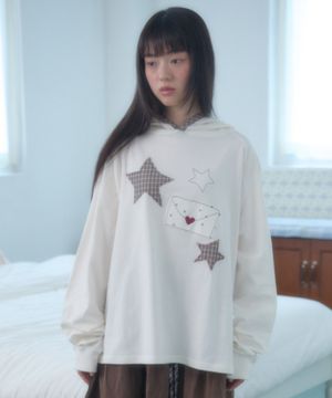 By Letter 아플리케 자수 래글런 후드 롱슬리브 AJS303 (아이보리)